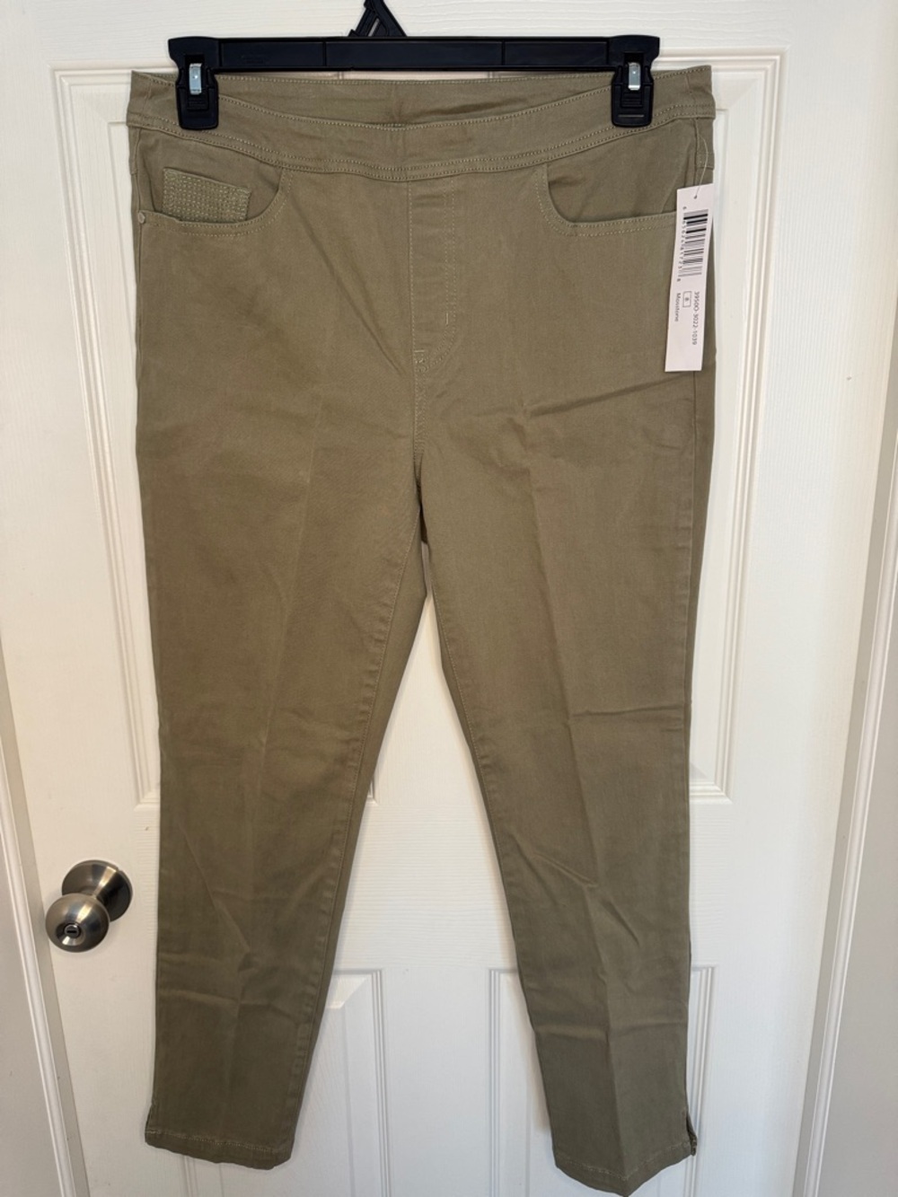 NWT Tribal Olive Green Women’s Skinny Jeans